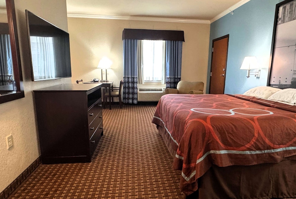 Efficiency, Room, 1 King Bed, Smoking - Photo 5