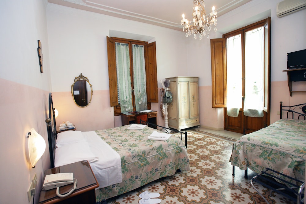 Superior Room, Balcony thumbnail 6