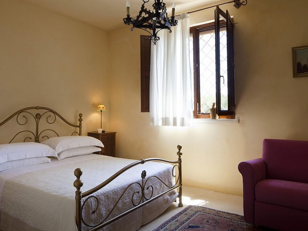 Deluxe Double or Twin Room, Ensuite photo 1