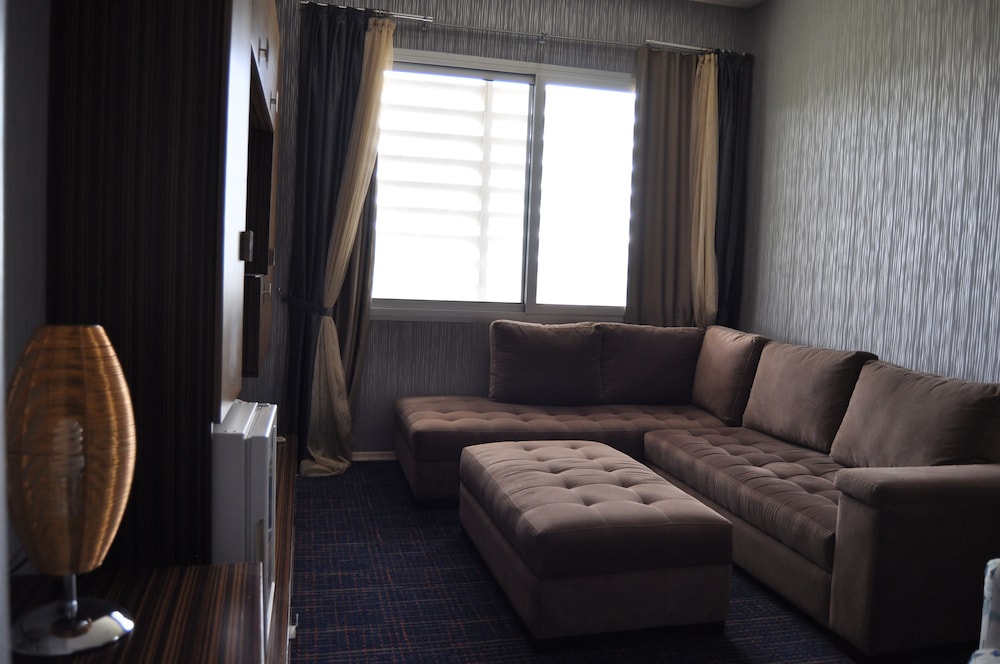 Superior Suite - Photo 3