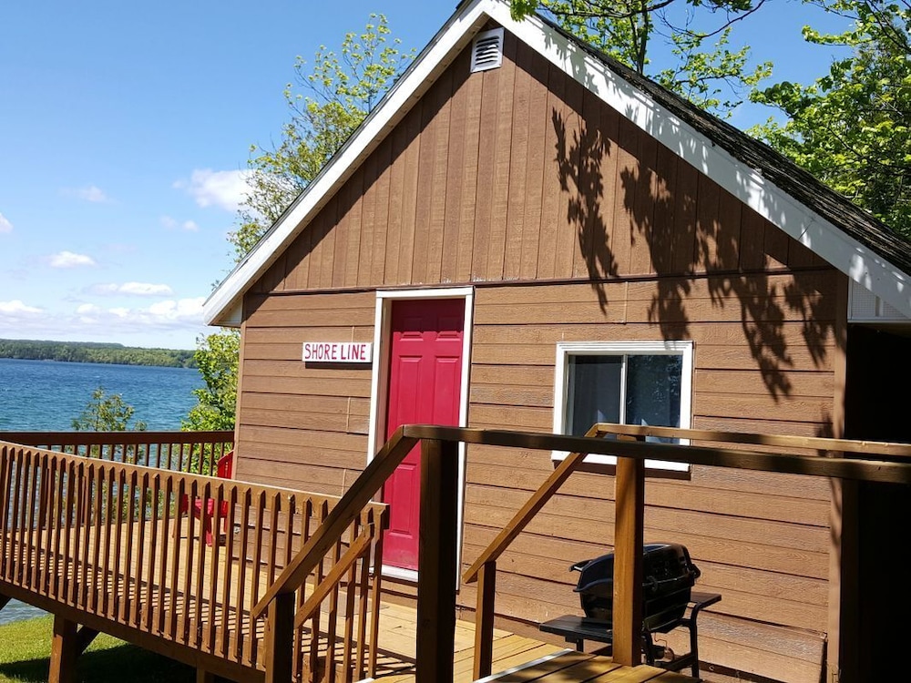 Shore Line Cabin photo 2