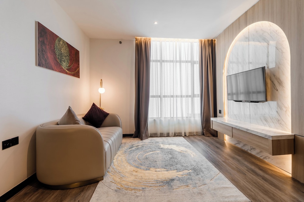 Deluxe Room - Photo 13