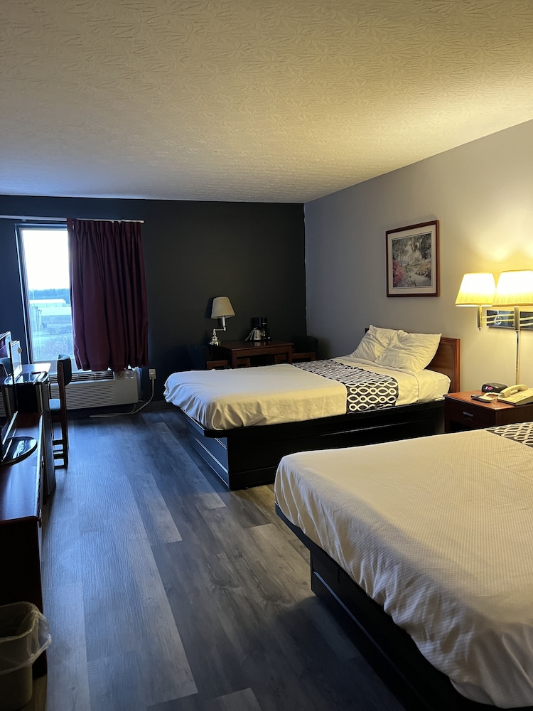 Standard Room, 2 Double Beds, Non Smoking - Photo 1