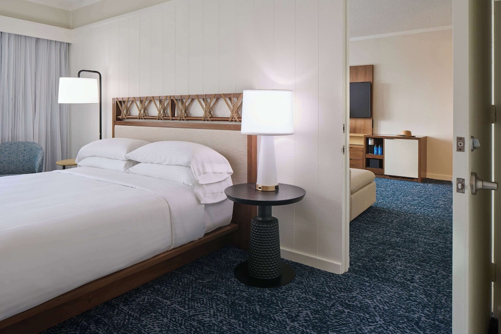 Room, 1 King Bed, Ocean View, Poolside (newly Renovated)