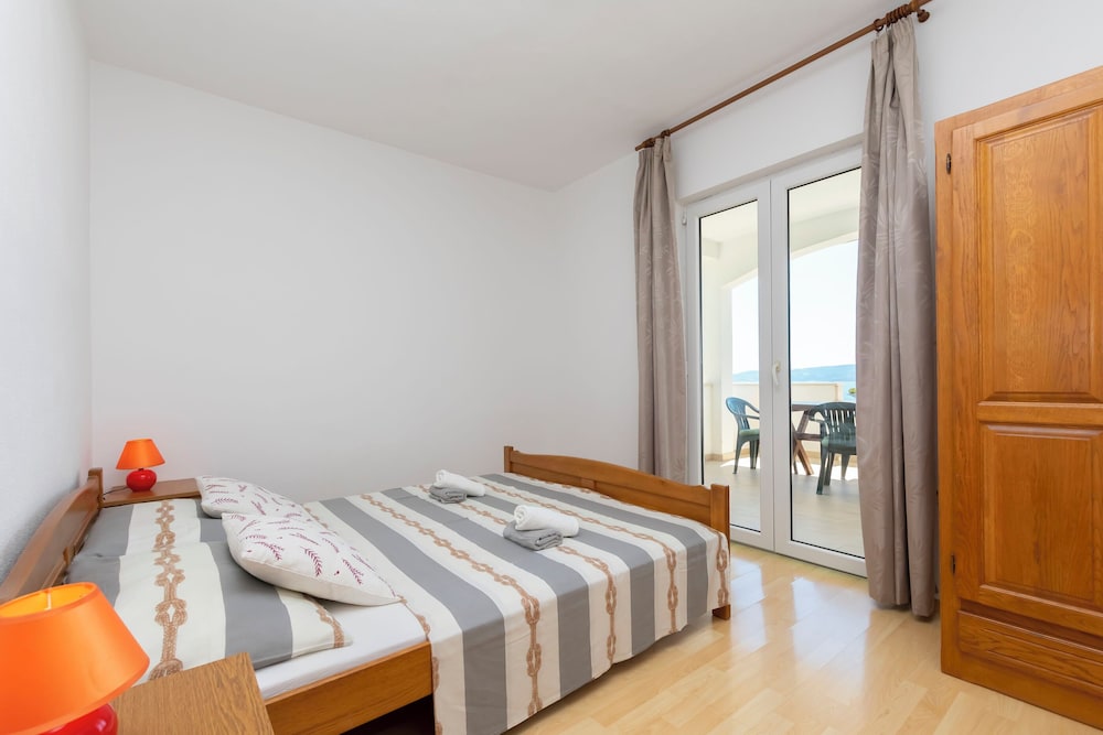 Apartment (A2)