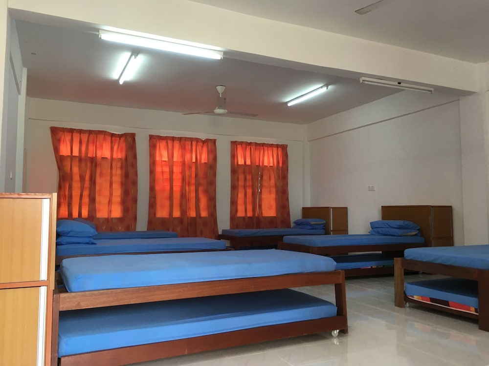 Standard Shared Dormitory, Men Only