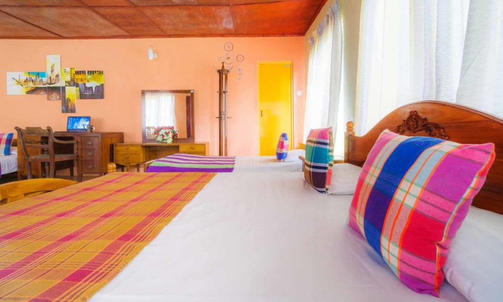 Deluxe Triple Room, Multiple Beds, Private Bathroom, Hill View photo 2