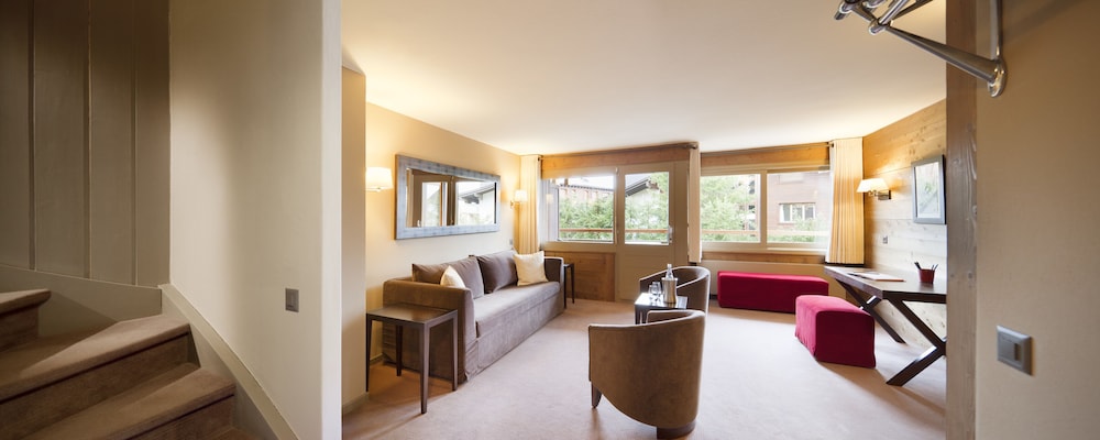 Senior Duplex, 2 Bedrooms, Balcony photo 2