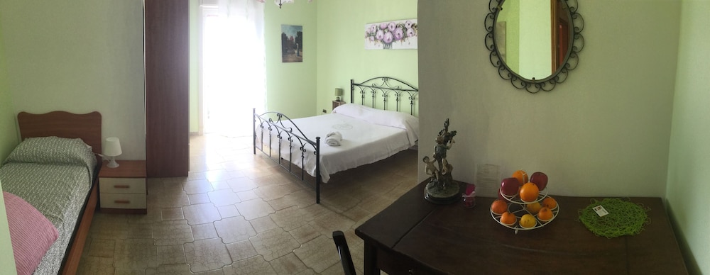 Deluxe Quadruple Room, 1 Bedroom, Private Bathroom, Oceanfront