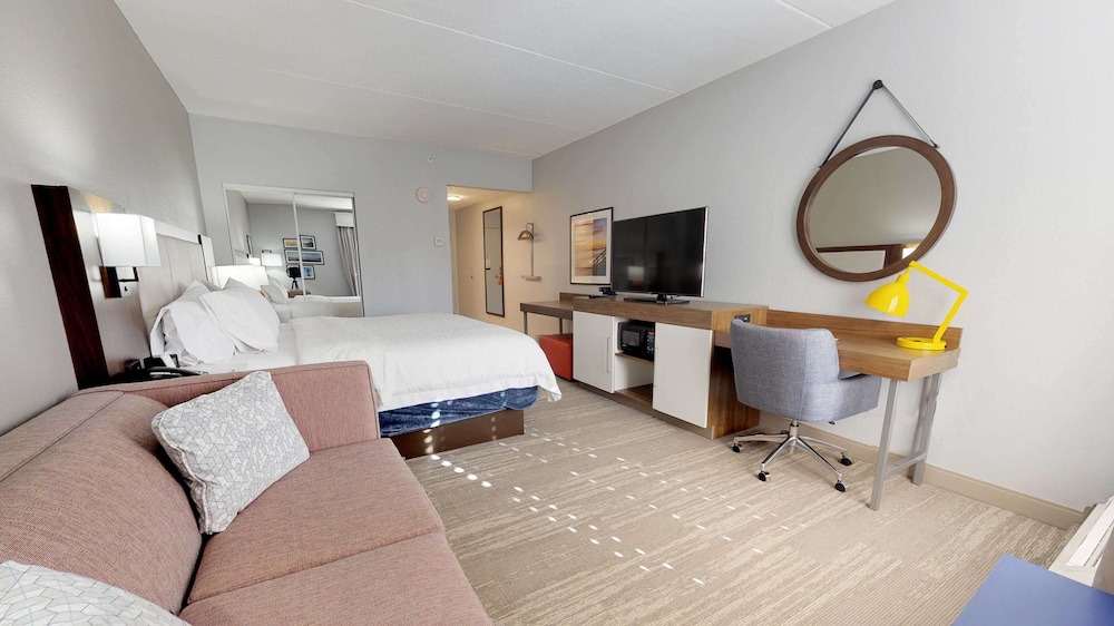 Studio, 1 King Bed, Non Smoking - Photo 1