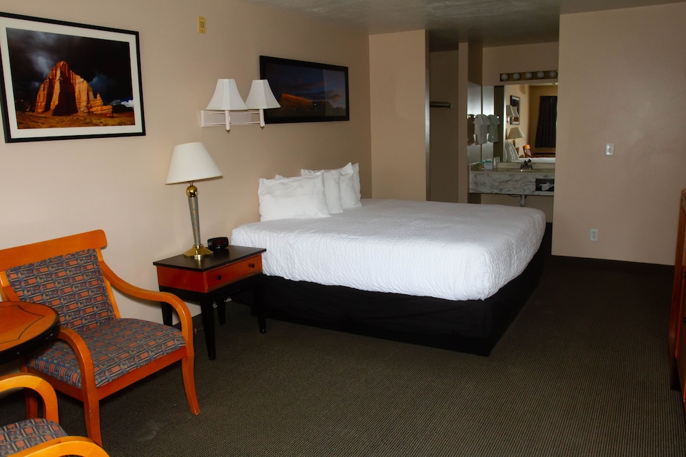 Traditional Room, 1 King Bed