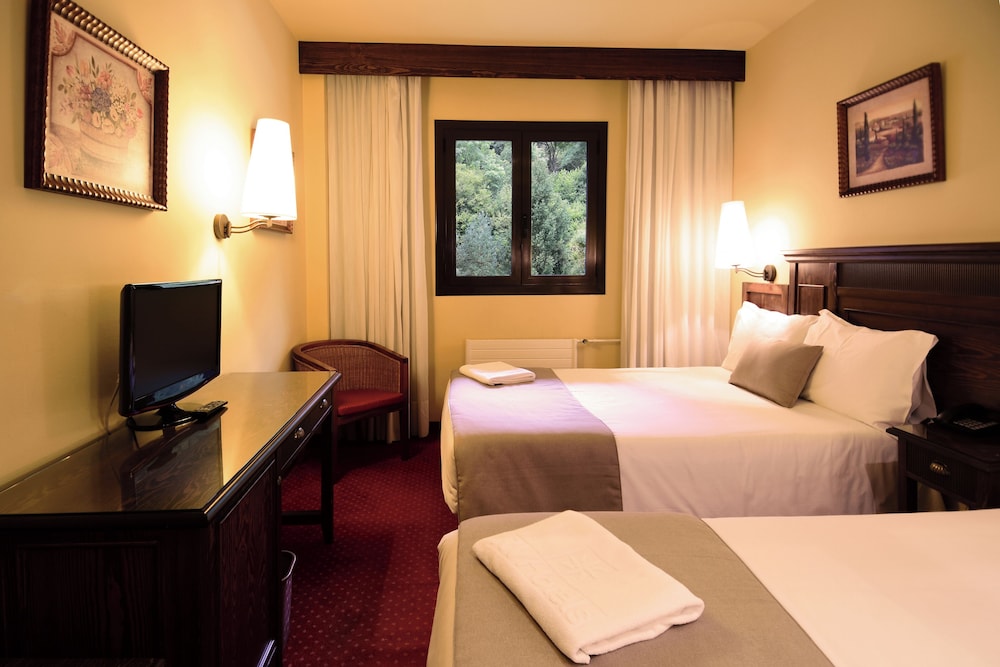 Standard Quadruple Room - Photo 5