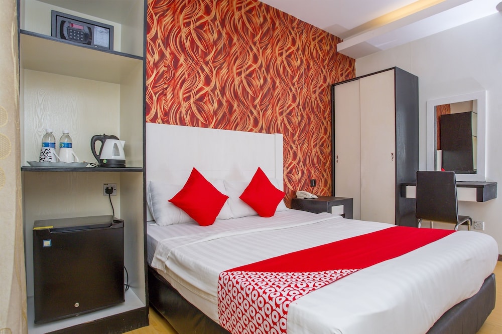 Deluxe Double Room, 1 Queen Bed photo 2