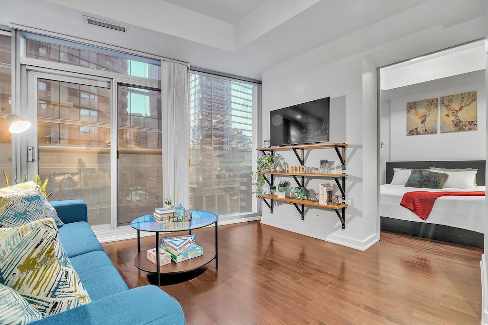 Club Apartment, 1 Queen Bed with Sofa bed, City View thumbnail 6