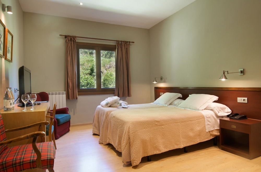 Standard Double or Twin Room, Mountain View photo 3