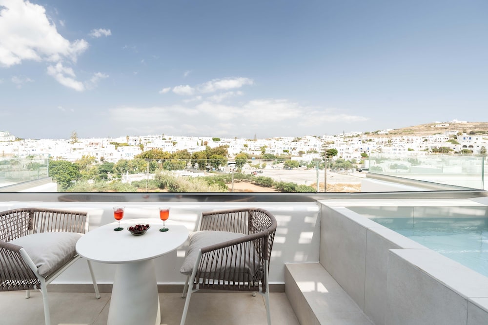 Honeymoon Suite with Plunge Pool & Sea View photo 2
