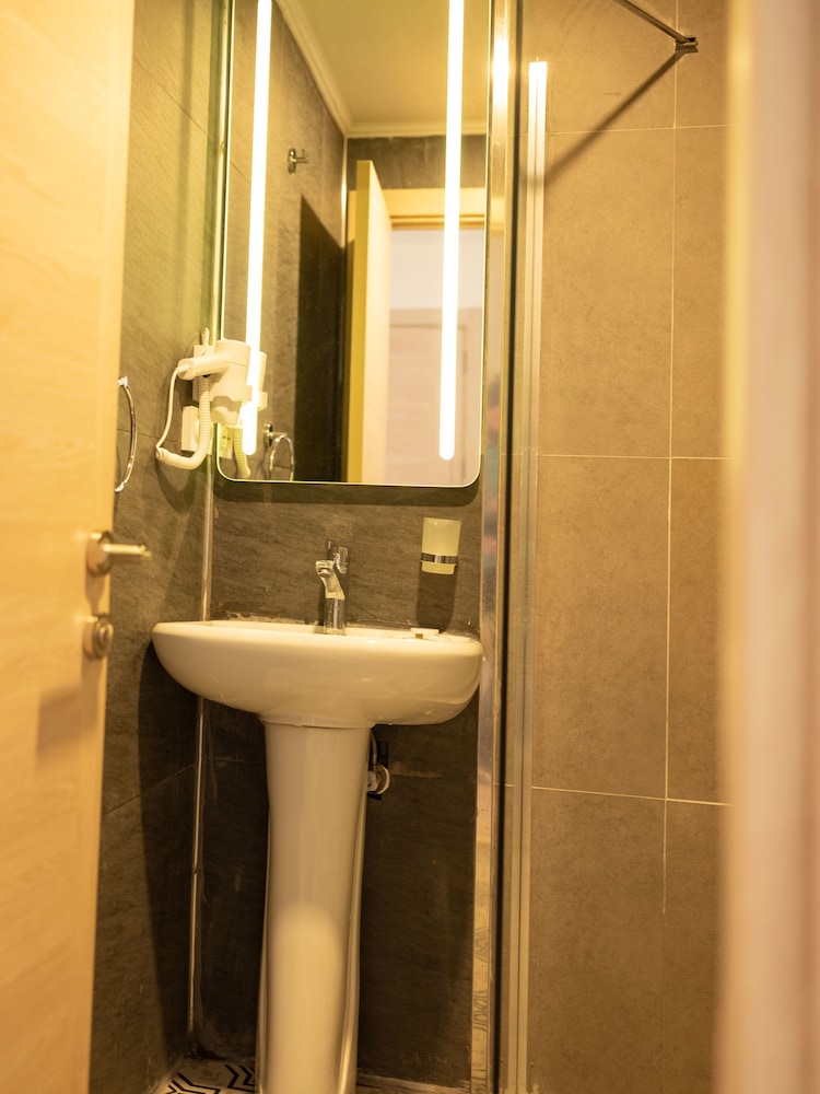 Standard Triple Room photo 3