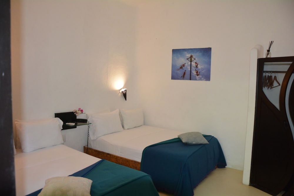 Standard Room, 2 Double Beds - Photo 1
