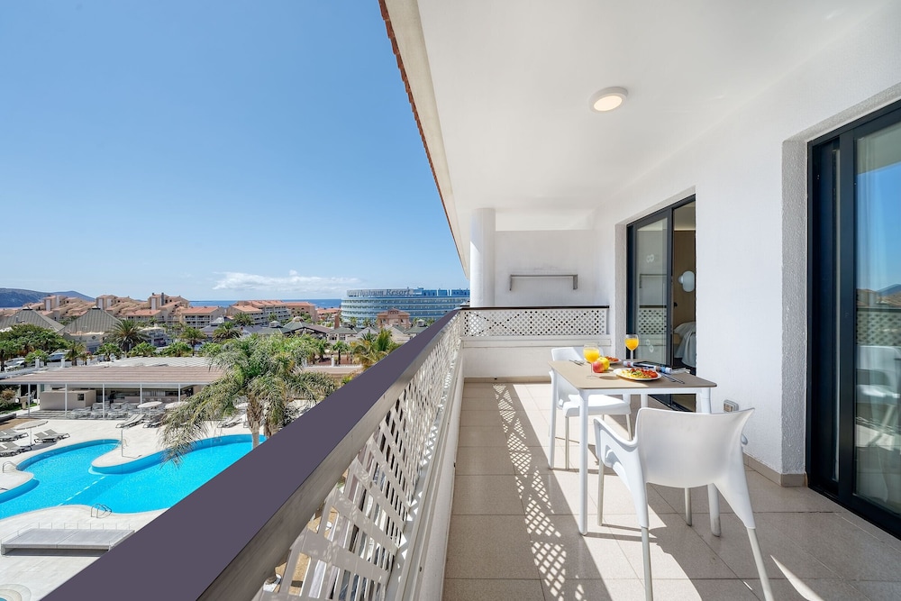 Deluxe Room, 1 Bedroom, Pool View (2 Adults)