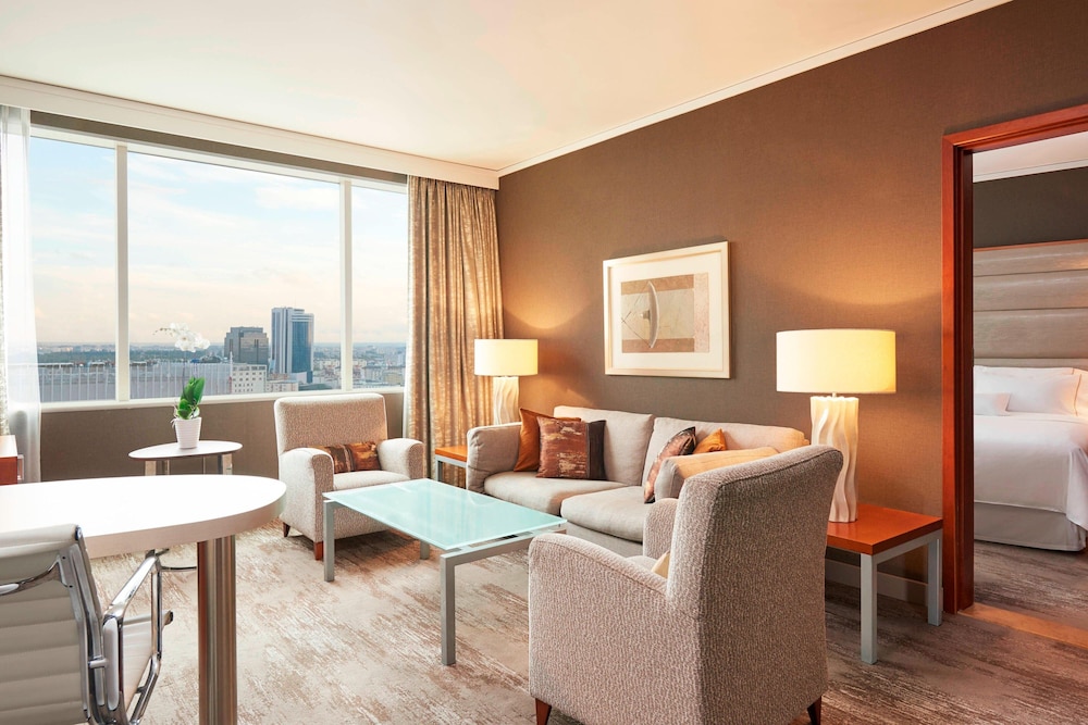 Deluxe Suite, 1 Bedroom - Photo 2