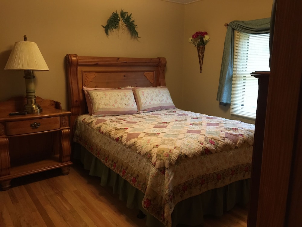 Family House, 3 Bedrooms, Kitchen, Garden Area