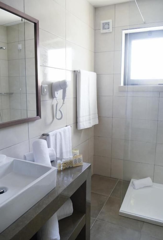 Standard Double or Twin Room, Pool View, Ground Floor (2) photo 3