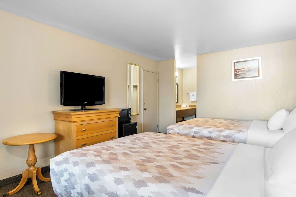 Room, 2 Double Beds, Non Smoking photo 3
