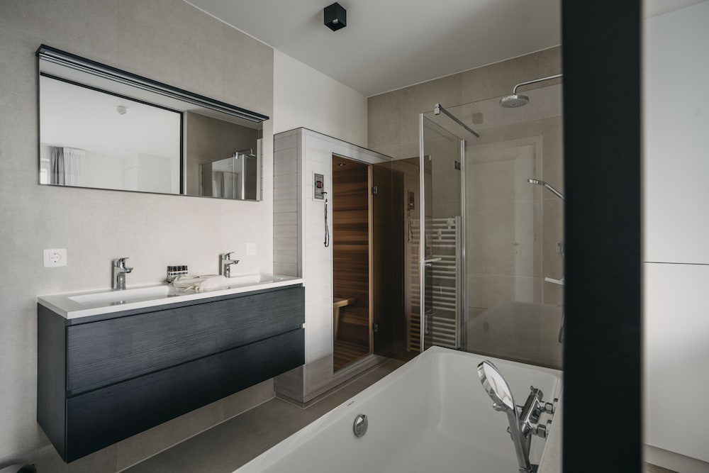 Family Apartment, 2 Bedrooms, Sauna, Sea View (The North-South) photo 2