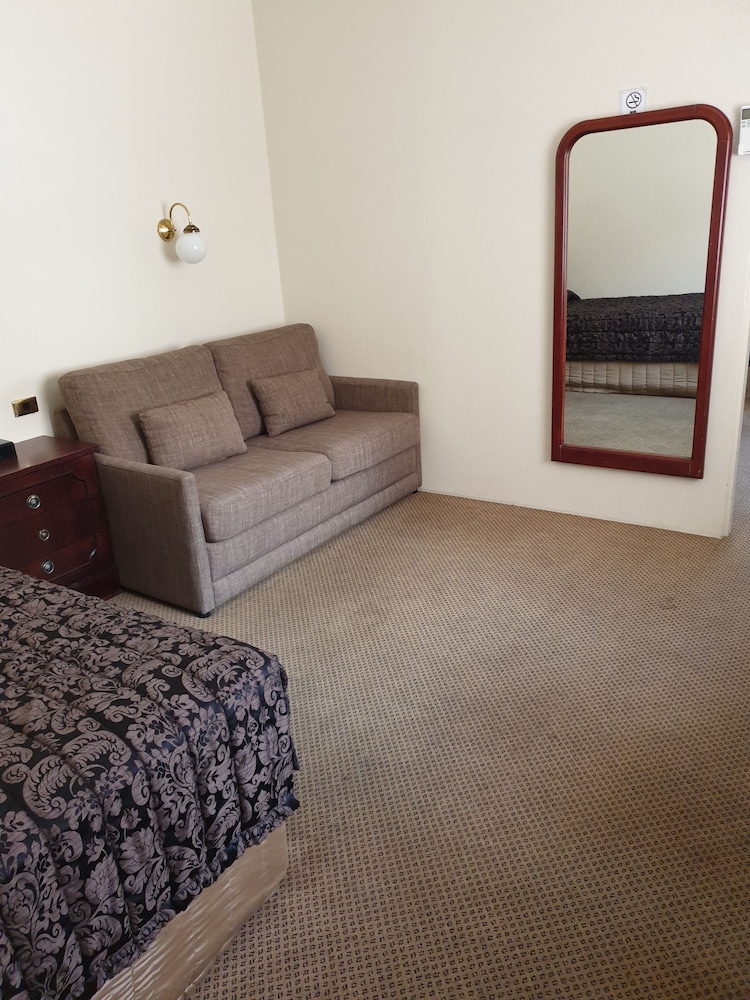 One Bedroom Small Family Suite (downstairs) photo 3