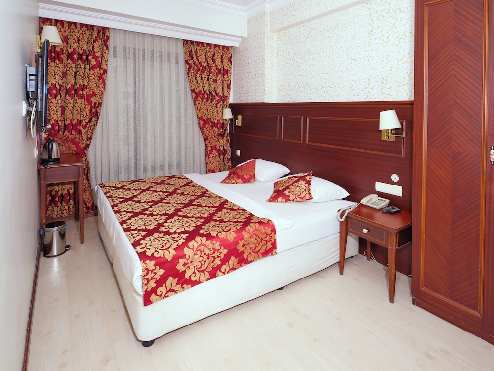 Standard Double or Twin Room photo 2