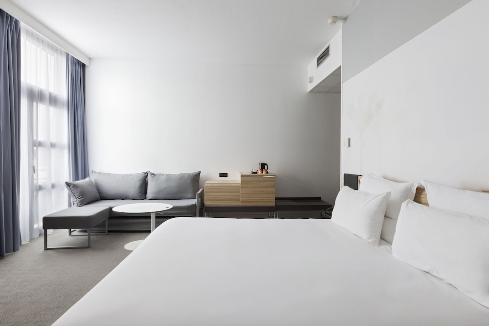Classic Room, Multiple Beds - Photo 2
