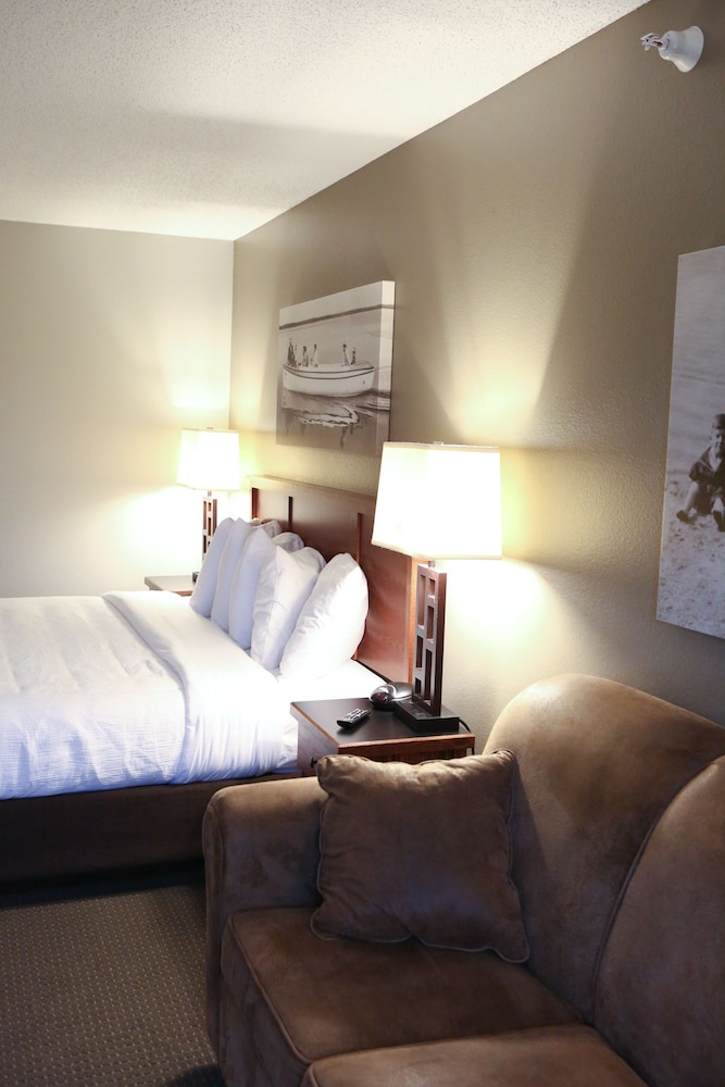 Deluxe Room, 1 King Bed photo 2