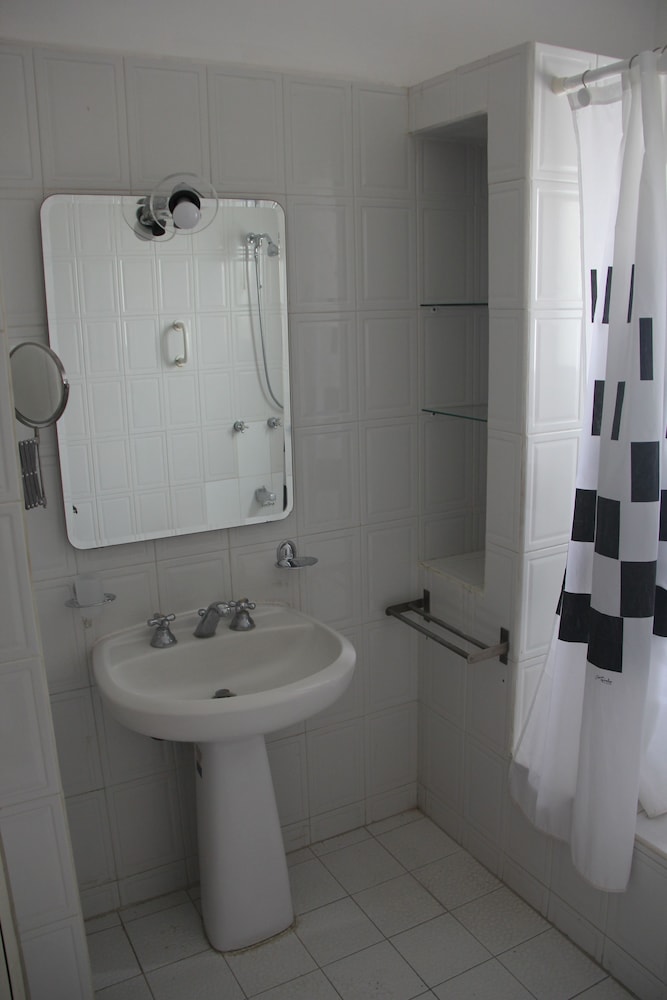 Comfort Suite, 1 King Bed, Garden View photo 2