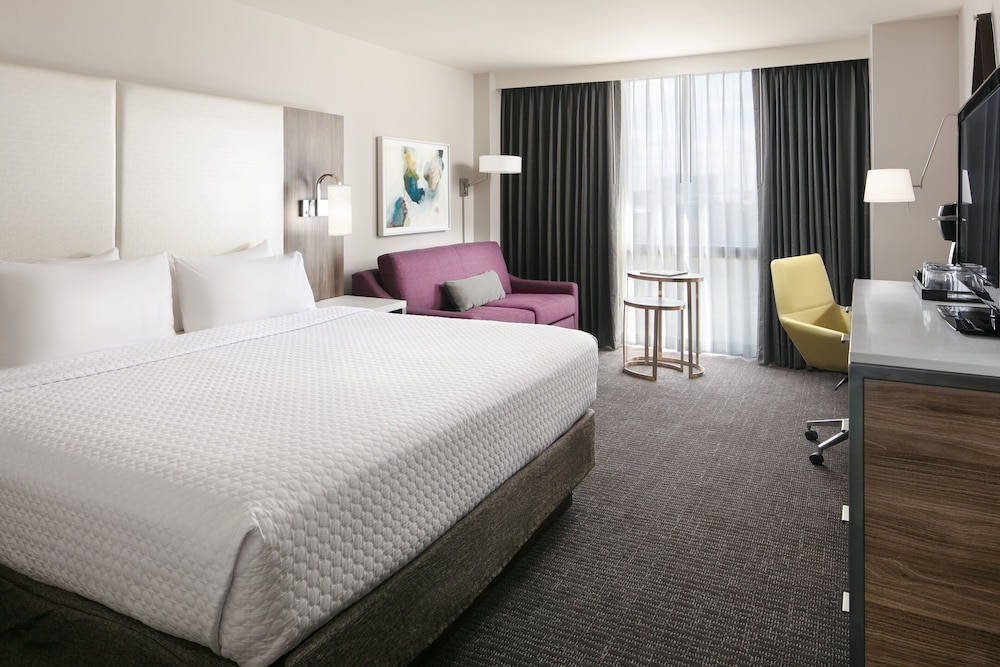 Standard Room, 1 King Bed (Worklife) photo 2