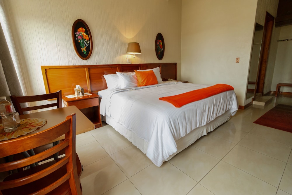 Junior Room, 1 King Bed photo 1
