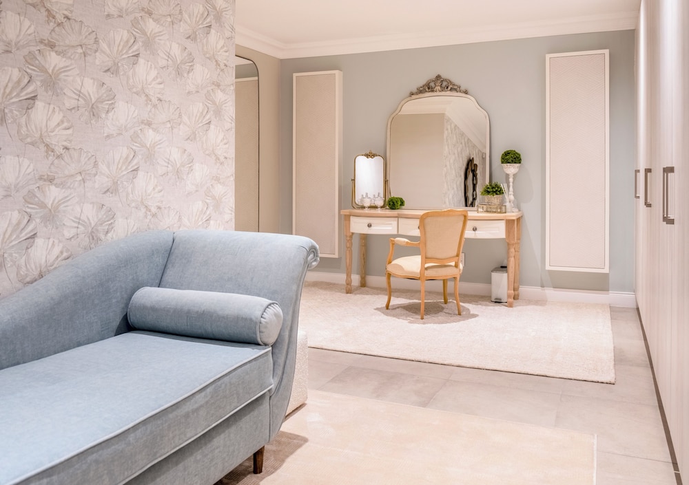 Luxury Apartment photo 2