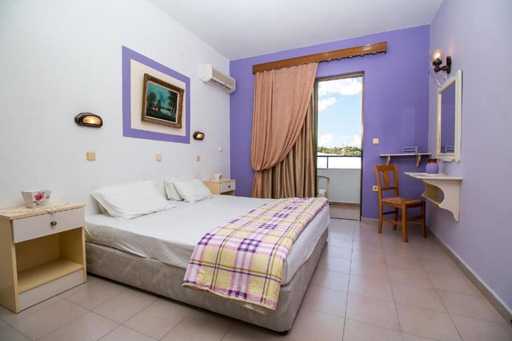 Standard Double or Twin Room photo 2