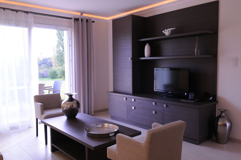 Villa photo 3