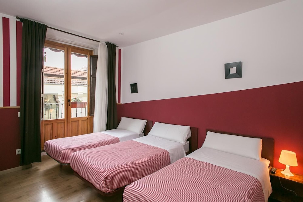 Basic Double Room, Shared Bathroom