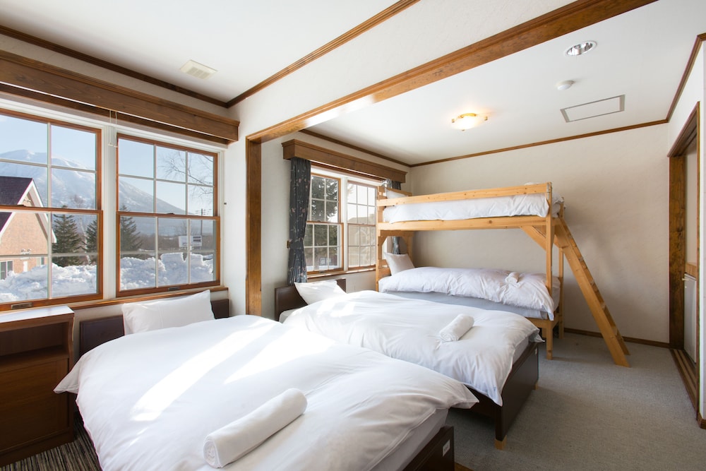 6 Bed Bunk Room (Snowgum Lodge) photo 1