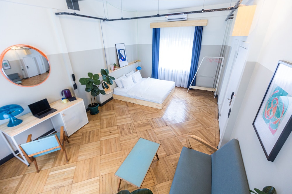 Extreme Electric Blue Room with Balcony photo 1