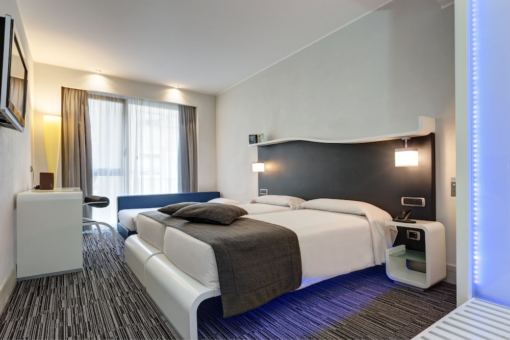 Comfort Room, Multiple Beds