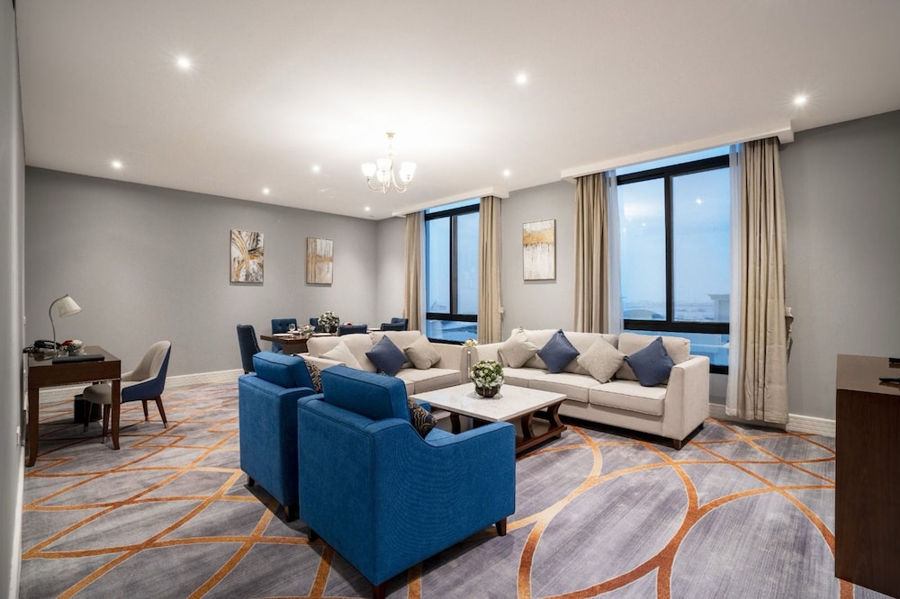 Grand Suite, City View - Photo 7
