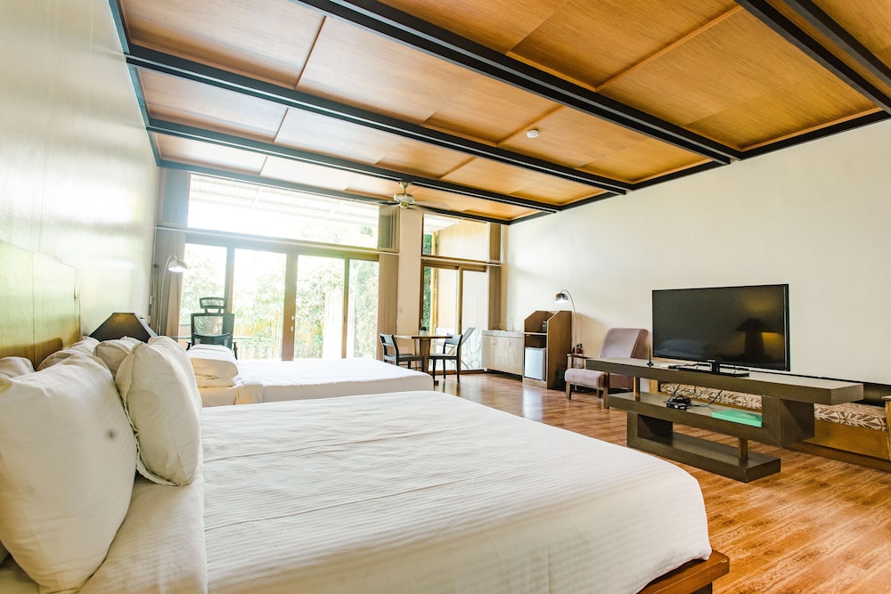 Premium Suite - Photo 4
