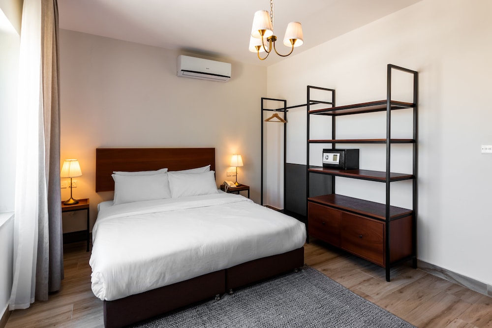 Deluxe Suite, City View photo 2