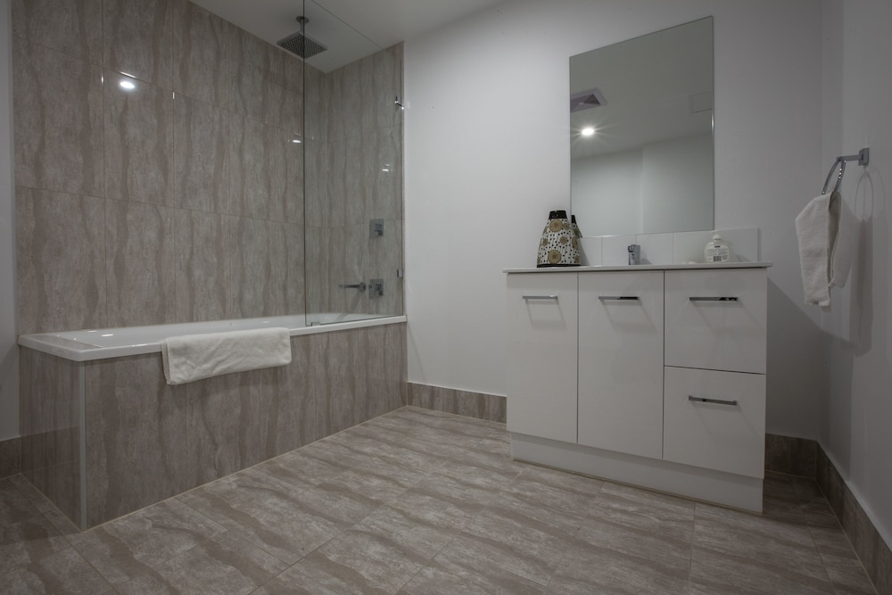Executive Apartment, 1 Bedroom (Pet Friendly) thumbnail 5