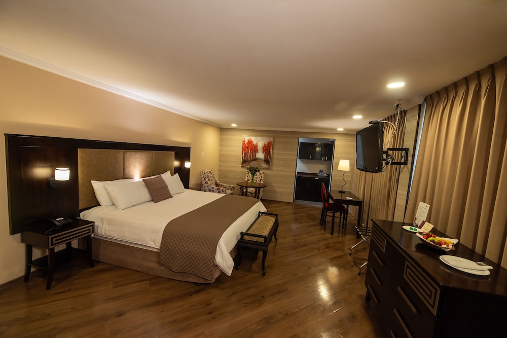 Junior Suite, 1 King Bed photo 1