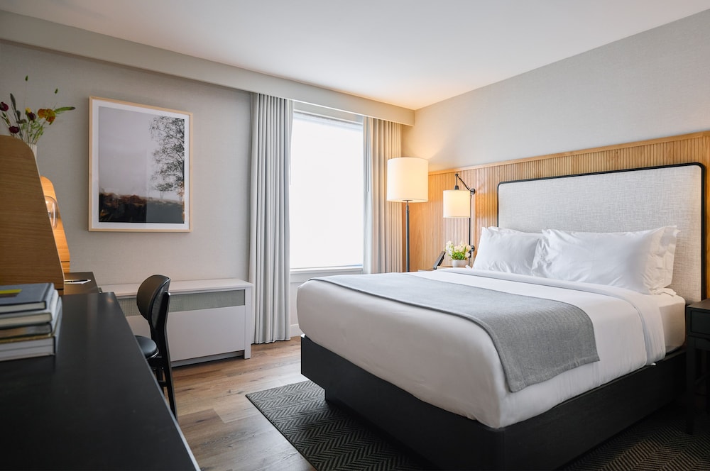 Standard Room, 1 Queen Bed, City View (Classic Queen) photo 1