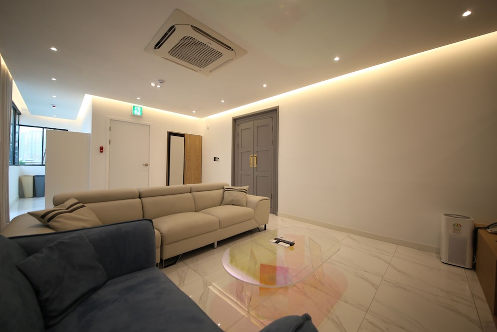Rooftop Party Room photo 2