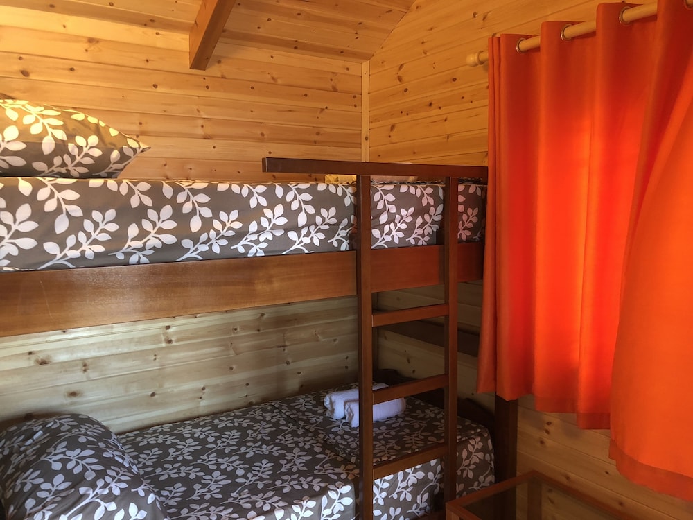 Basic House, Multiple Beds, Non Smoking, Lake View photo 3